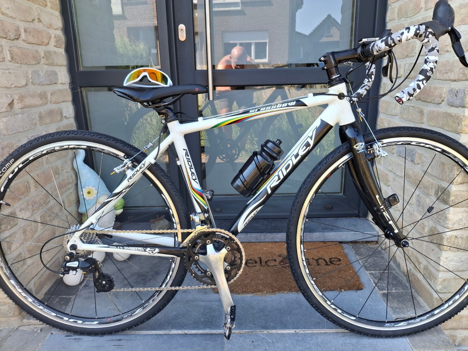JEUNES VELO CYCLOCCROSS/GRAVEL ENTIÈREMENT RENOUVELÉE, Frein sur jante, Enlèvement, Utilisé, 28 pouces
