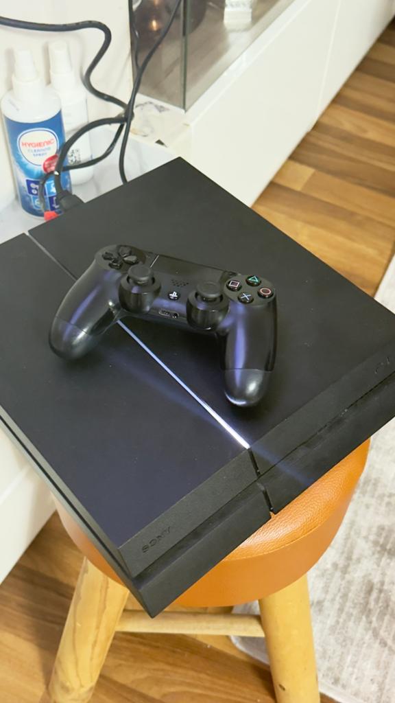 PS4 + joystick 500gb 100€, Games en Spelcomputers, Spelcomputers | Sony PlayStation 4, Ophalen, Zo goed als nieuw