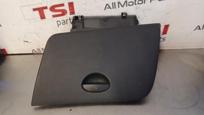 Dashboardkastje van een Seat Leon, Gebruikt, -, -, Ophalen of Verzenden