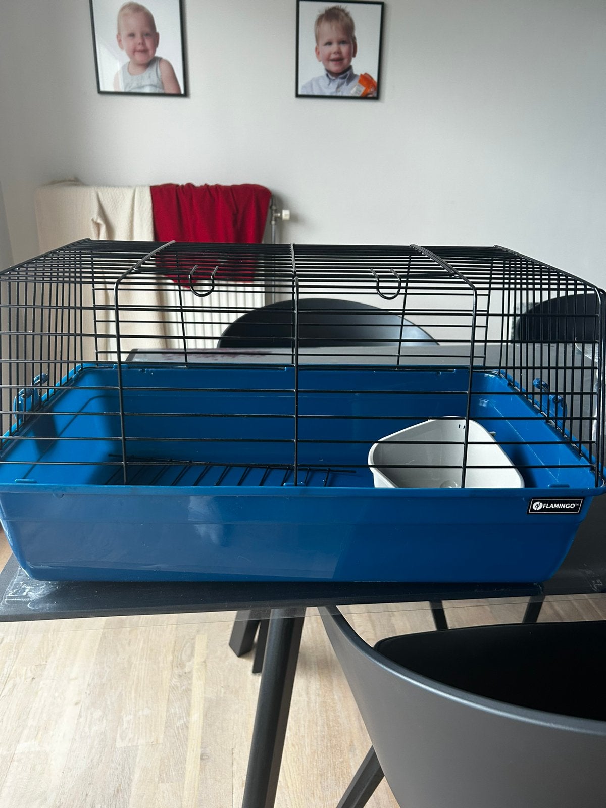 Kooi met klein toiletje, Ophalen, Zo goed als nieuw, Kooi