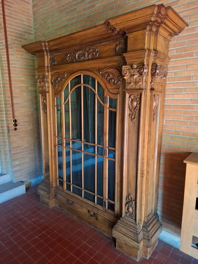 Exceptionnelle grande armoire ancienne – bois massif sculpté, Antiquités & Art, Antiquités | Meubles | Armoires, Enlèvement