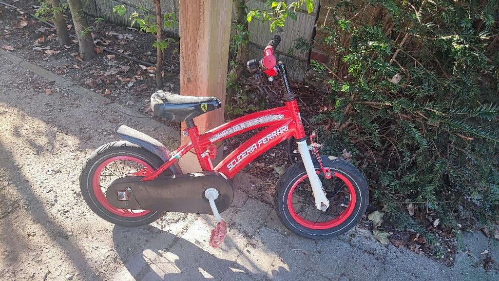 Kinderfiets 20 inch scuderia Ferrari, Fietsen en Brommers, Ophalen of Verzenden, Gebruikt