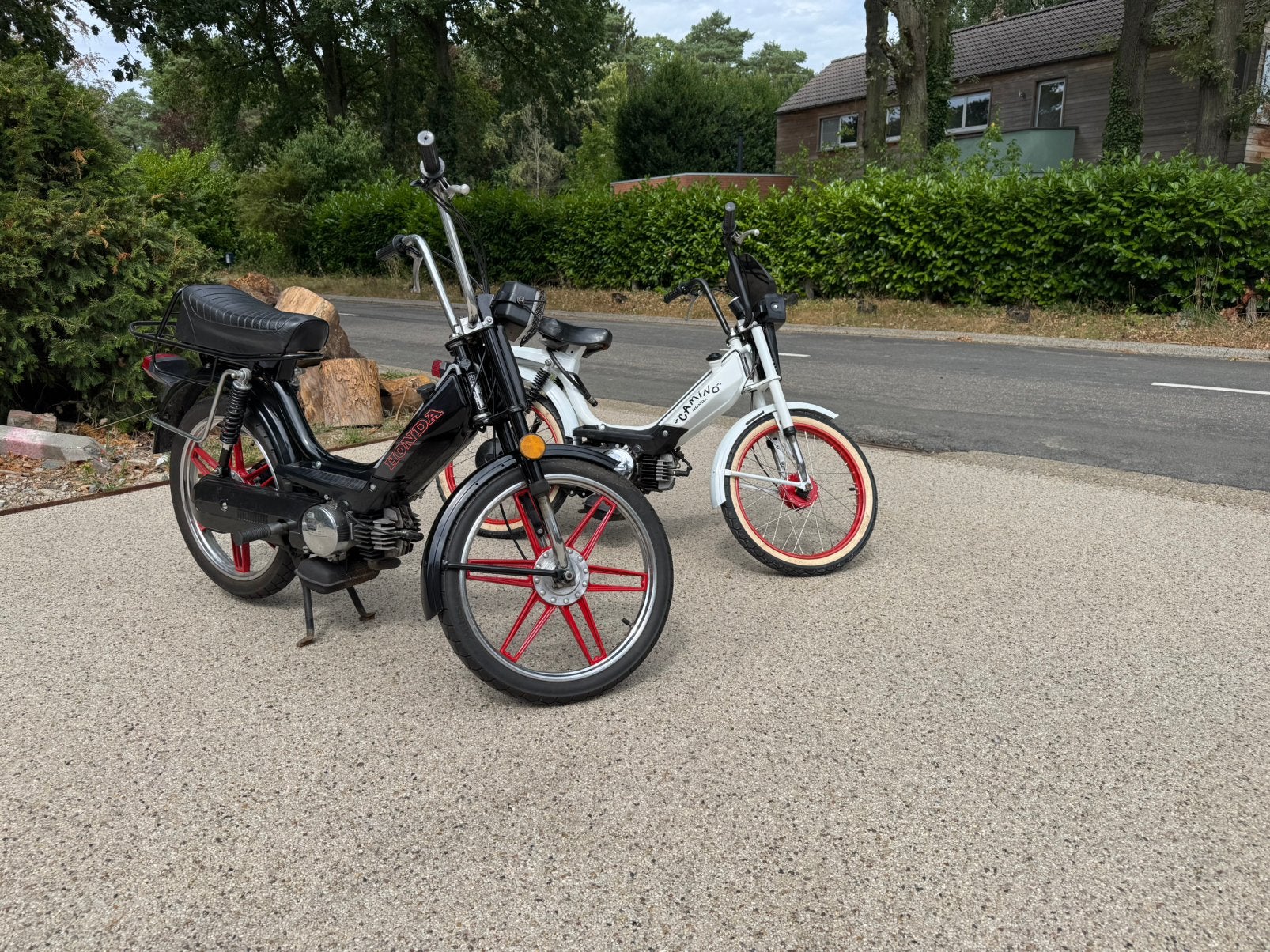 Deux charmantes Honda Caminos à vendre (restaurées), Enlèvement, Comme neuf