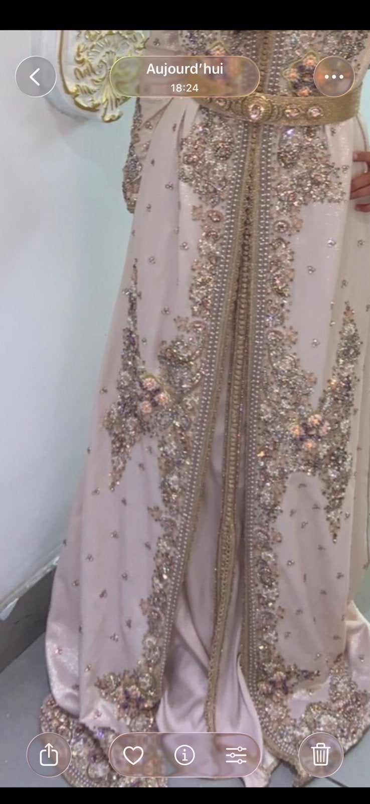 Caftan marocain rose poudré très travaillé, Vêtements | Femmes, Enlèvement ou Envoi, Comme neuf, Rose