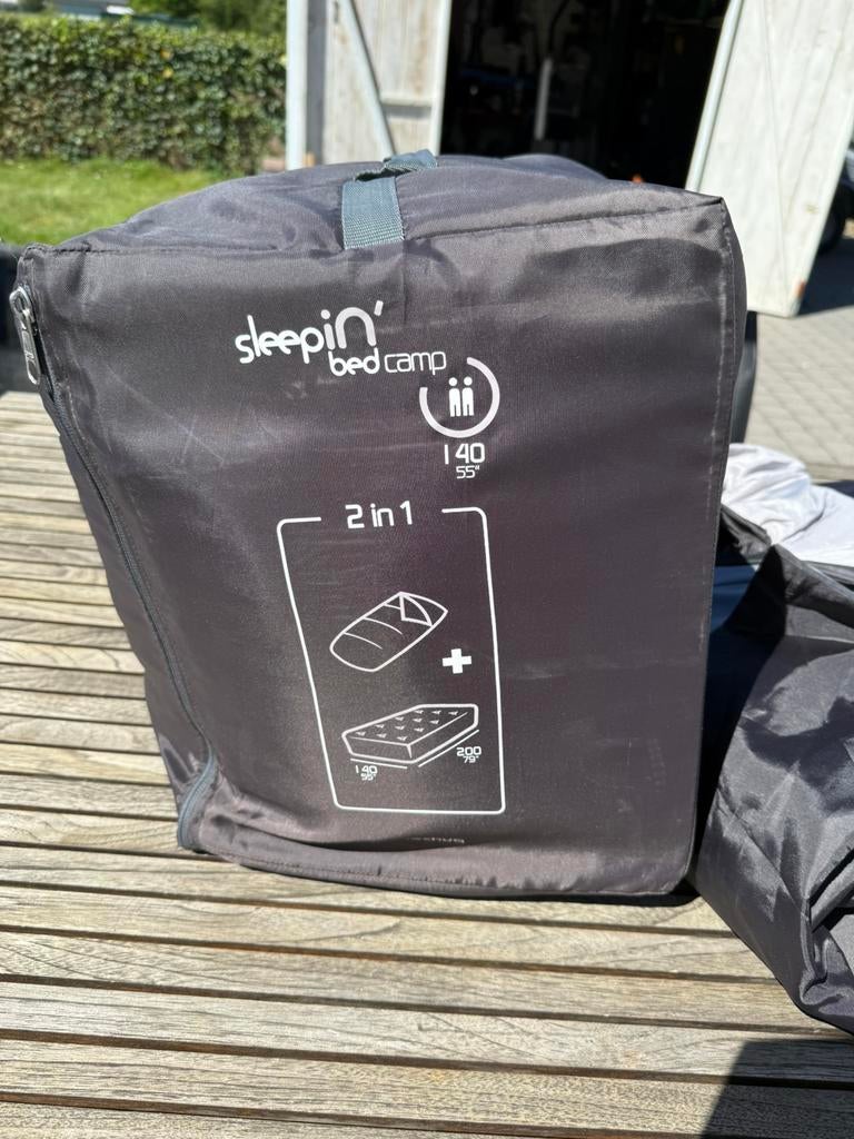 Oplaasbare Matras en donsdeken  camping, Ophalen, Zo goed als nieuw