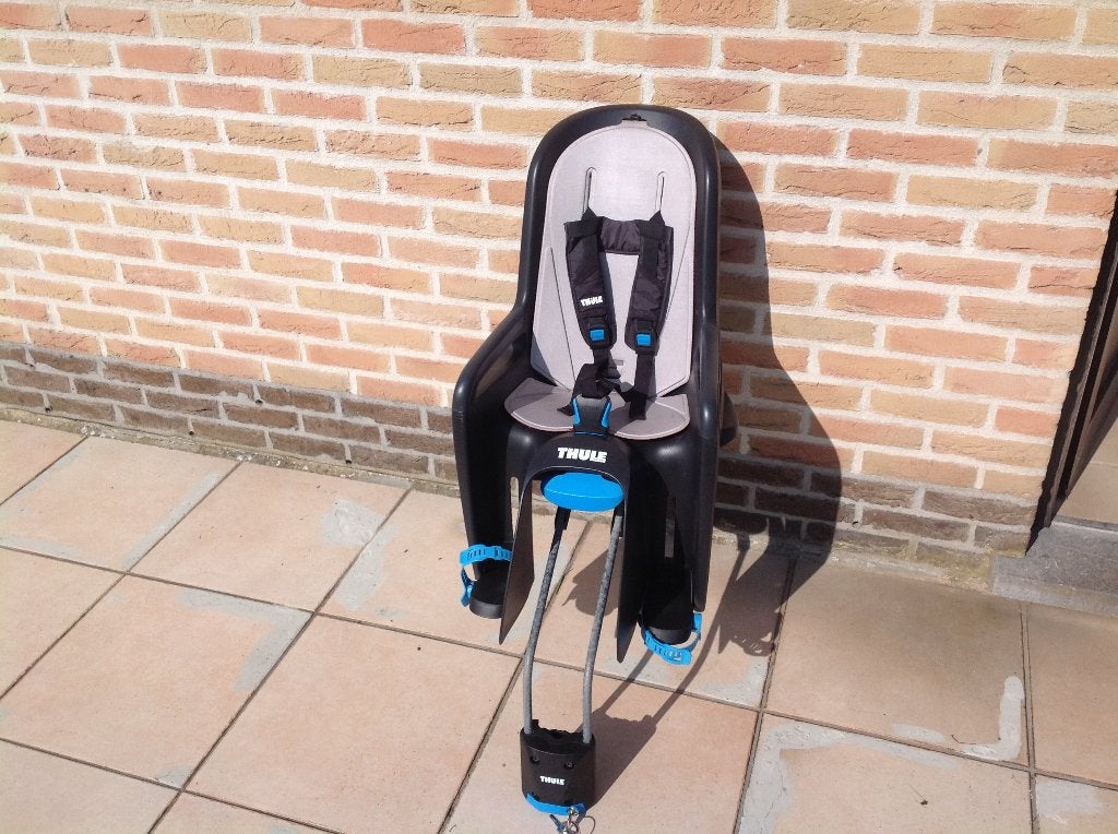 fietsstoeltje Thule met Adapter en 2 sleuteltjes, Enlèvement ou Envoi, Repose-pieds, Comme neuf, Tule