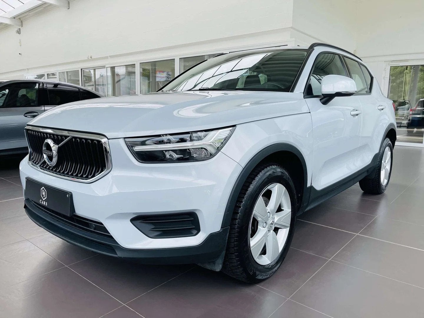 Volvo XC40 1.5i * GARANTIE + LED + GPS *, Autos, Volvo, Argent ou Gris, Achat, Euro 6, Entreprise