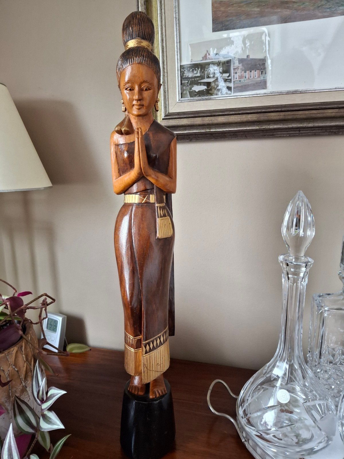 Sawadee beeld, jonge vrouw met Thaise groet , 65 cm hoog.
Ee, Huis en Inrichting, Ophalen, 65 cm, Zo goed als nieuw, Hout