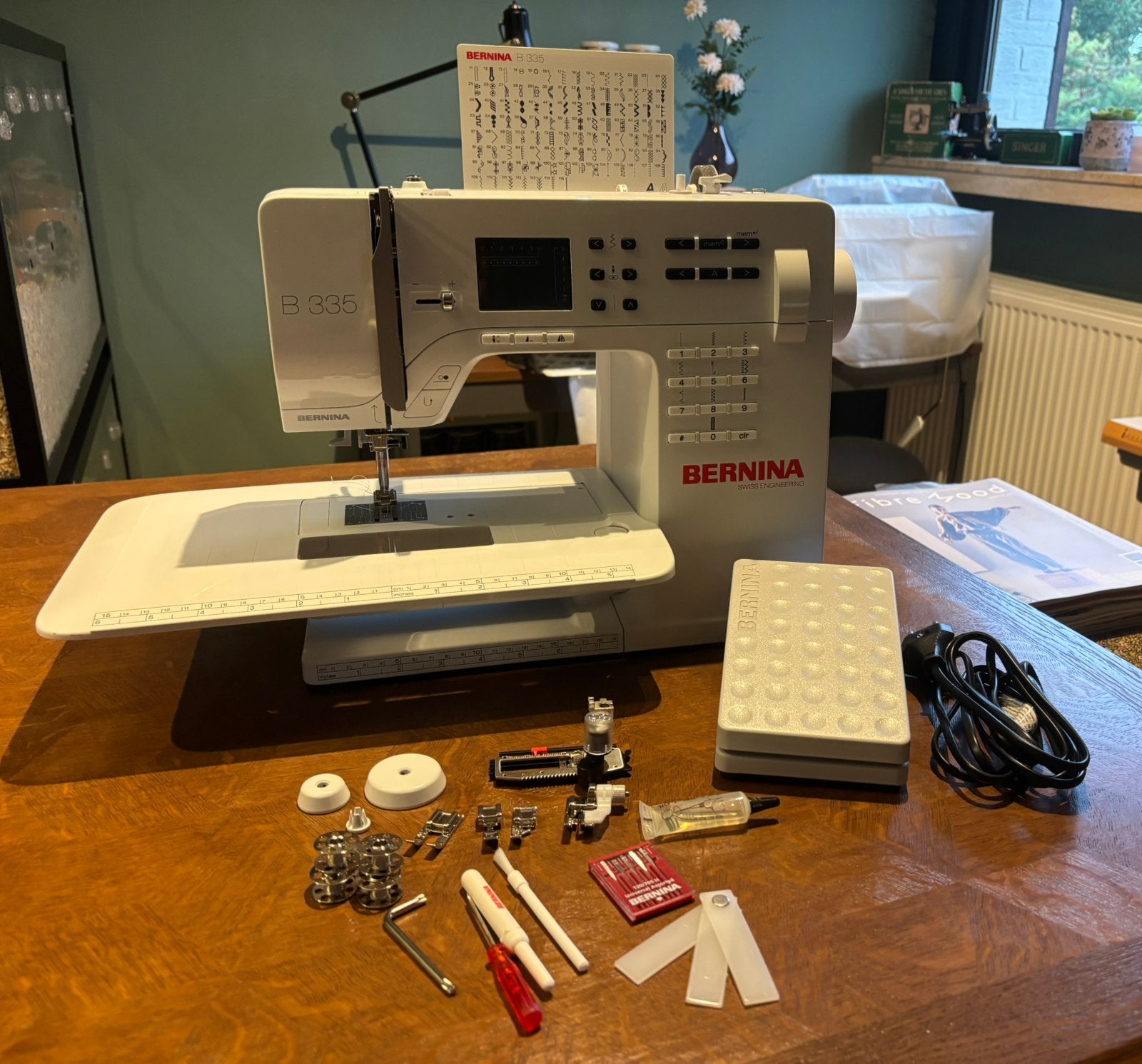 Zo goed als nieuwe Bernina B335, Hobby en Vrije tijd, Ophalen, Zo goed als nieuw, Naaimachine, Bernina
