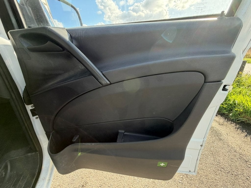 Mercedes Vito ( Stock ID 80169) — 11