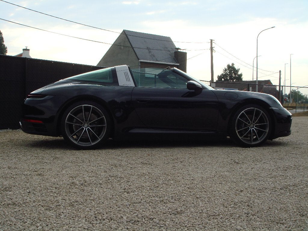 PORSCHE 992 TARGA 4 * BOSE * SPORTUITLAAT * 21' CLASSIC *, Auto's, Porsche, Automaat, Cabriolet, Zwart, Leder