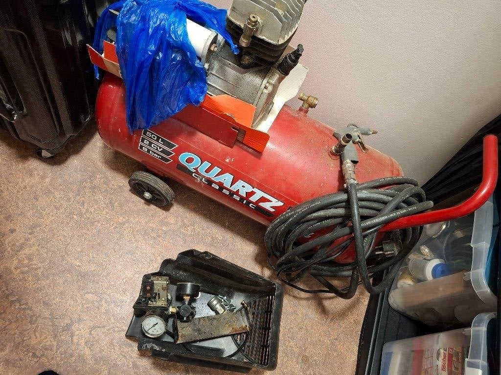 Compresseur d air, Enlèvement, 25 à 100 litres, 200 à 400 litres/min, Utilisé