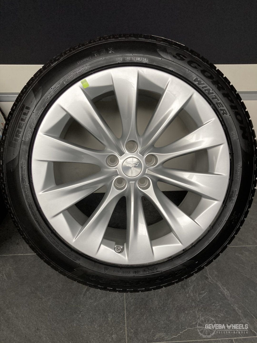 20” originele Tesla Model X velgen winterbanden NIEUW 5x120, Auto-onderdelen, Banden en Velgen, Gebruikt, 255 mm, -, -
