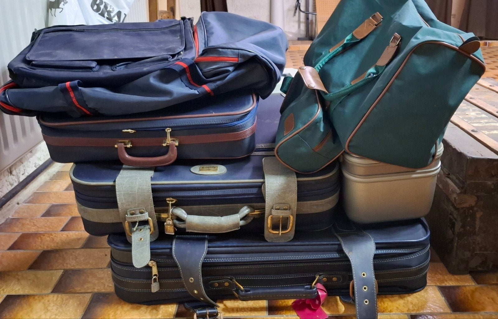 Valises - sacs de voyage - vintage, Bijoux, Sacs & Beauté, Valises, Enlèvement