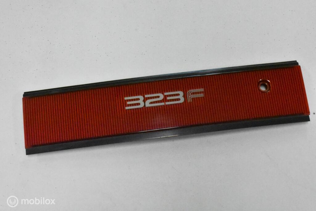Reflectorplaat Mazda 323F BG 1989 - 1994, Enlèvement ou Envoi, Mazda, Utilisé, Mazda