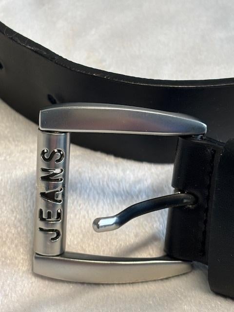 Magnifique ceinture noire avec boucle argentée Jeans, Vêtements | Hommes, Ceintures, 95 à 105 cm, Comme neuf, Enlèvement, Ceinture
