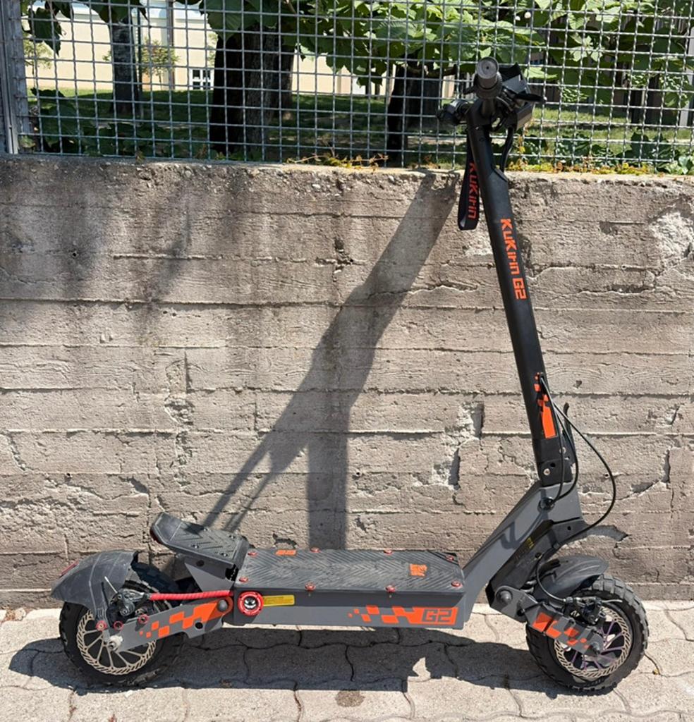 De moord op G2 2026, Ophalen, Nieuw, Elektrische step (E-scooter)