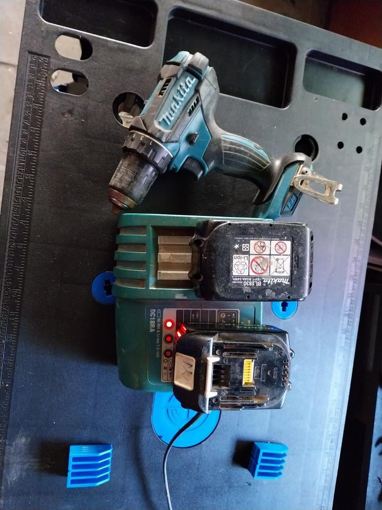 .makita vijsmachin en kan ook booren, Ophalen
