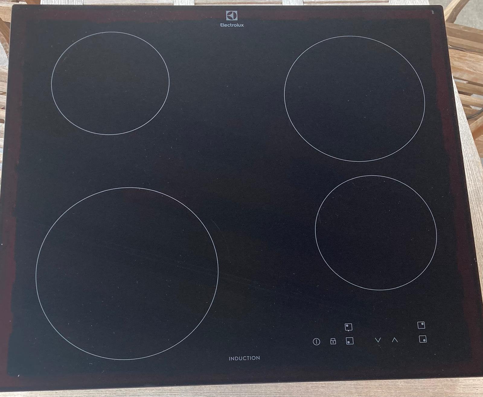 Inductiekookplaat ( zwart ) 350 €, Elektronische apparatuur, Kookplaten, Ophalen, 4 kookzones, Zo goed als nieuw, Energieklasse A of zuiniger