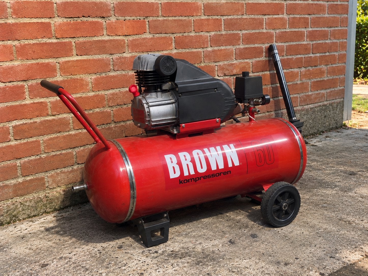Compressor brown 60 liter, Doe-het-zelf en Bouw, Ophalen, Zo goed als nieuw