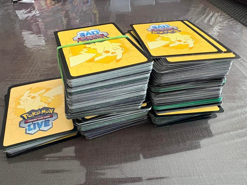 Pokémon Ongebruikte TCG Online Codes, Hobby en Vrije tijd, Verzamelkaartspellen | Pokémon, Ophalen of Verzenden, Zo goed als nieuw