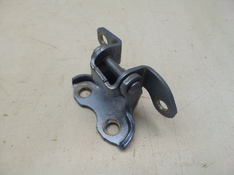 CHARNIERE DE PORTE ARRIÈRE DROITE Toyota Yaris III (P13), Utilisé, Toyota