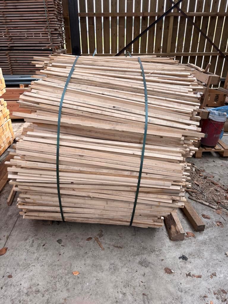 Lattes de bois, Moins de 200 cm, Autres types, Épicéa, Moins de 25 mm