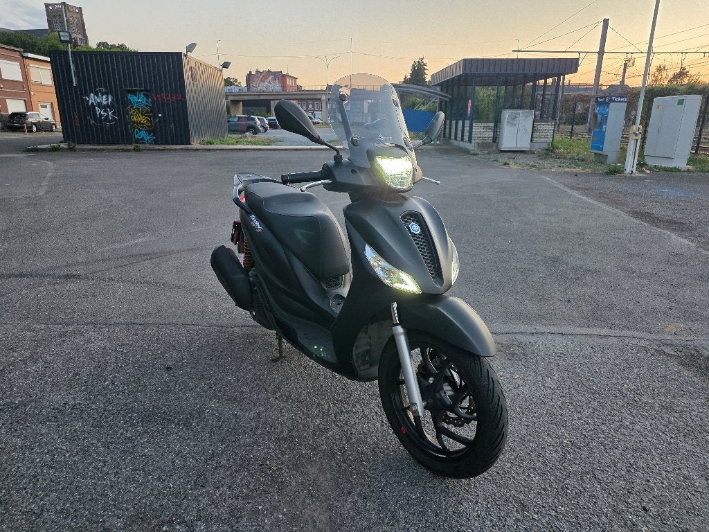 Piaggio Medley 125cc S abs, Fietsen en Brommers, Scooters | Piaggio, Ophalen, Overige modellen, 125 cc, Zo goed als nieuw