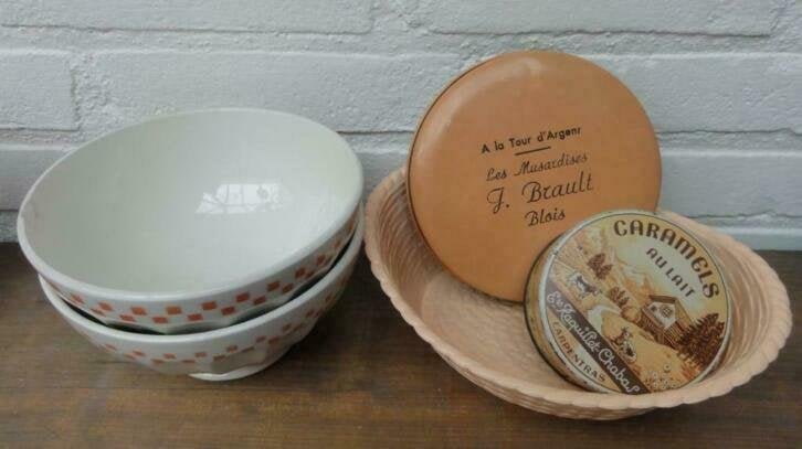 Vintage Engels zalm roze kunststof mandje, Newmark, PASEN, Antiek en Kunst, Ophalen of Verzenden
