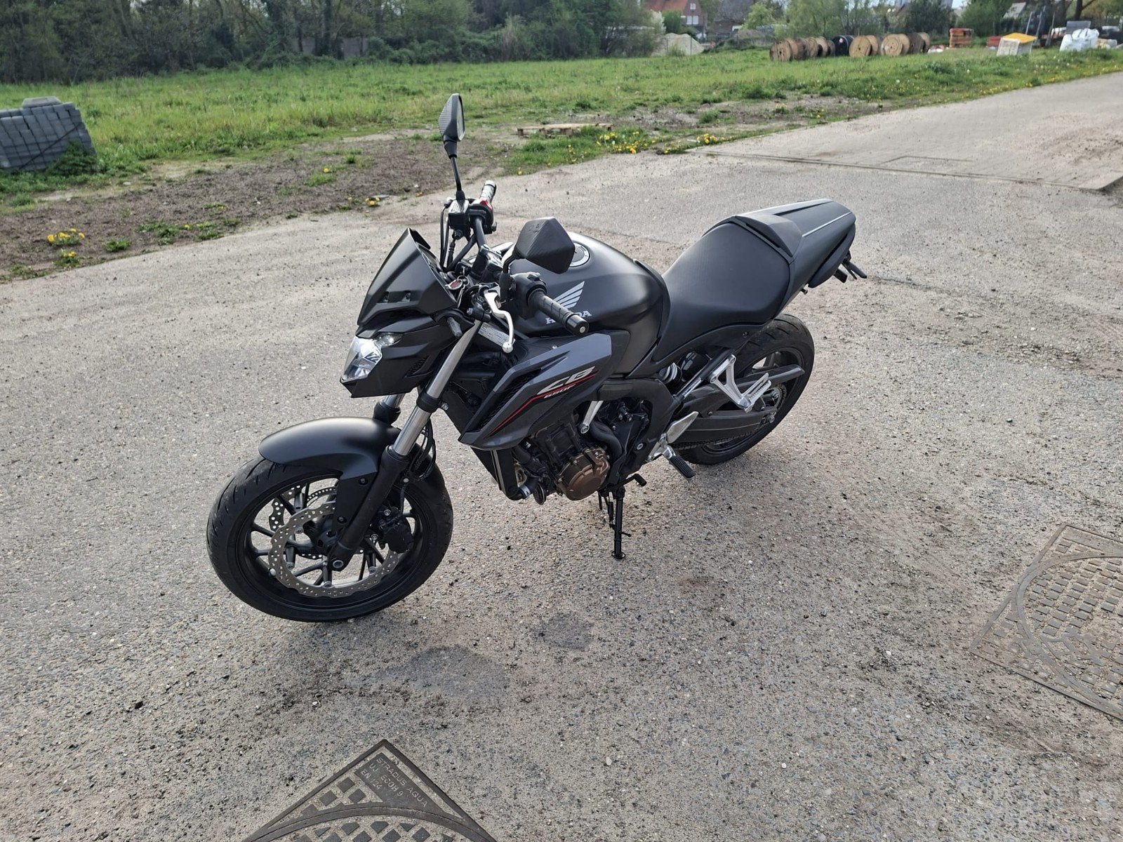 Honda cb650f  a2
abs mat zwart
Korte kentekenhouder
Led pink, Particulier, ABS