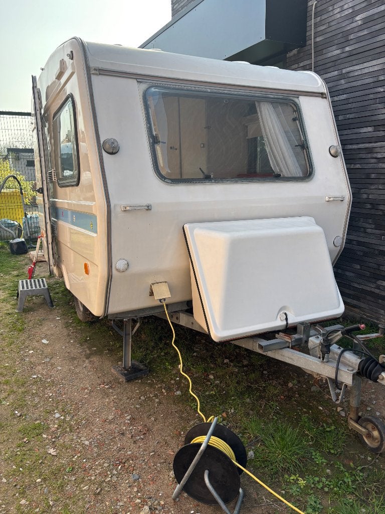 Predom, Caravanes & Camping, Caravanes, Roue de secours, Particulier, Siège standard, Lit transversal
