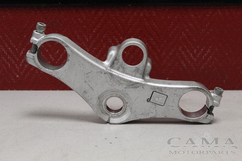 TOP YOKE TROIS POINTS VFR 800 Fi 1998-2001 (VFR800Fi RC46), Dhr. S. di Majo, Utilisé, Info@cama-motorparts.nl, P.J. Troelstraweg 8 8
3144 CX  MAASSLUIS, NL