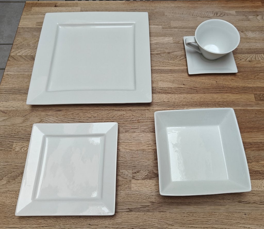 Modern wit servies 15 stuks, Maison & Meubles, Cuisine | Vaisselle, Neuf, Assiettes(s), Céramique, Enlèvement