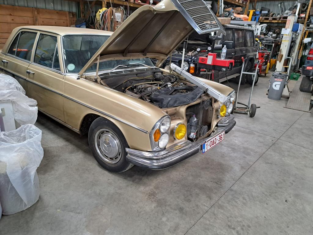 Mercedes 280SE 1969 classic 35.000 km, Auto's, Oldtimers, Particulier, Mercedes-Benz, Benzine, Berline, 4 deurs, Beige, Ophalen