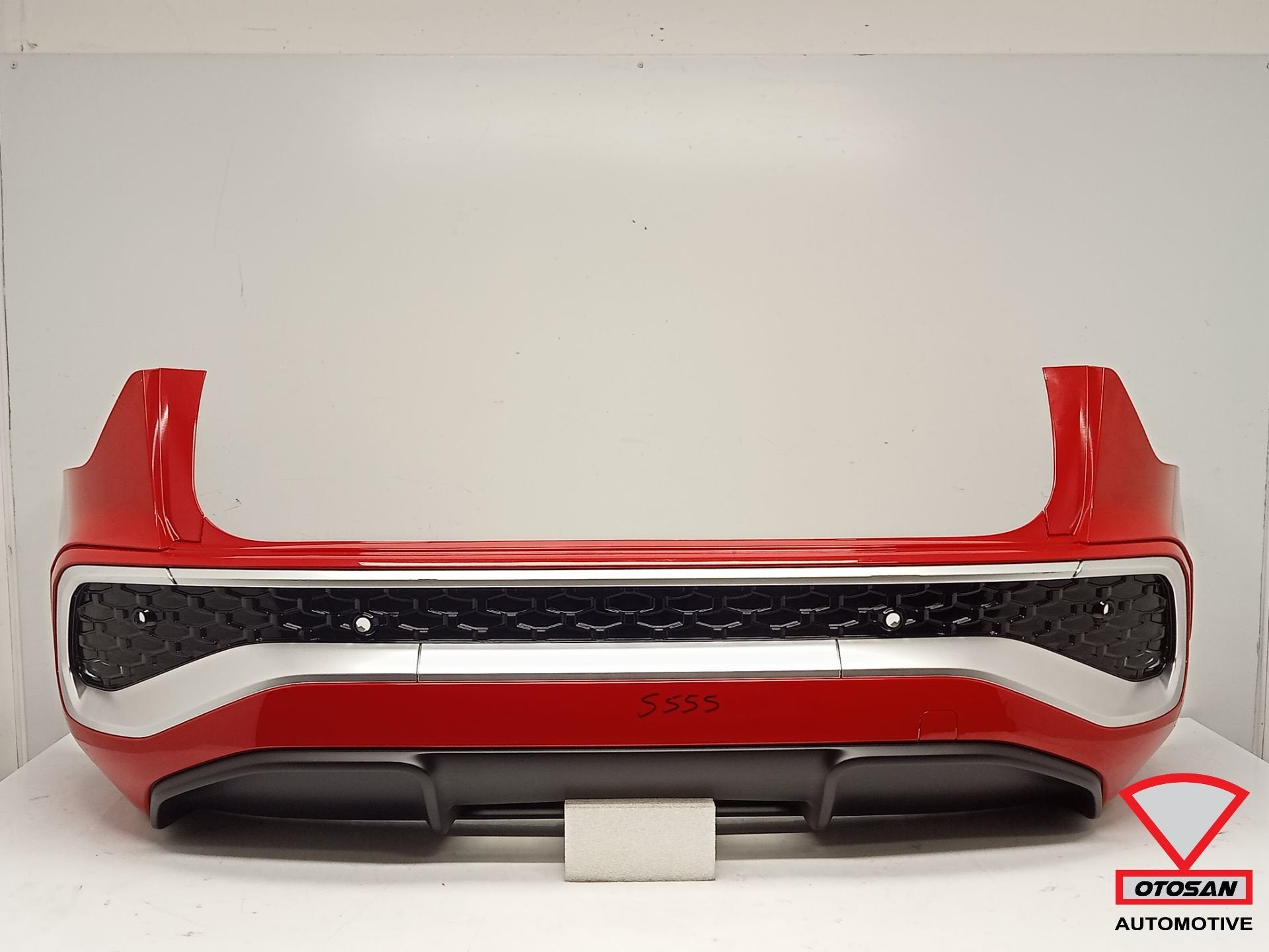Audi Q3 2025 S-Line Achterbumper Bumper 6xPDC Origineel!, Auto-onderdelen, Gebruikt, AUDI AG, Auto-Union-Strasse 1
85045  Ingolstadt, DE