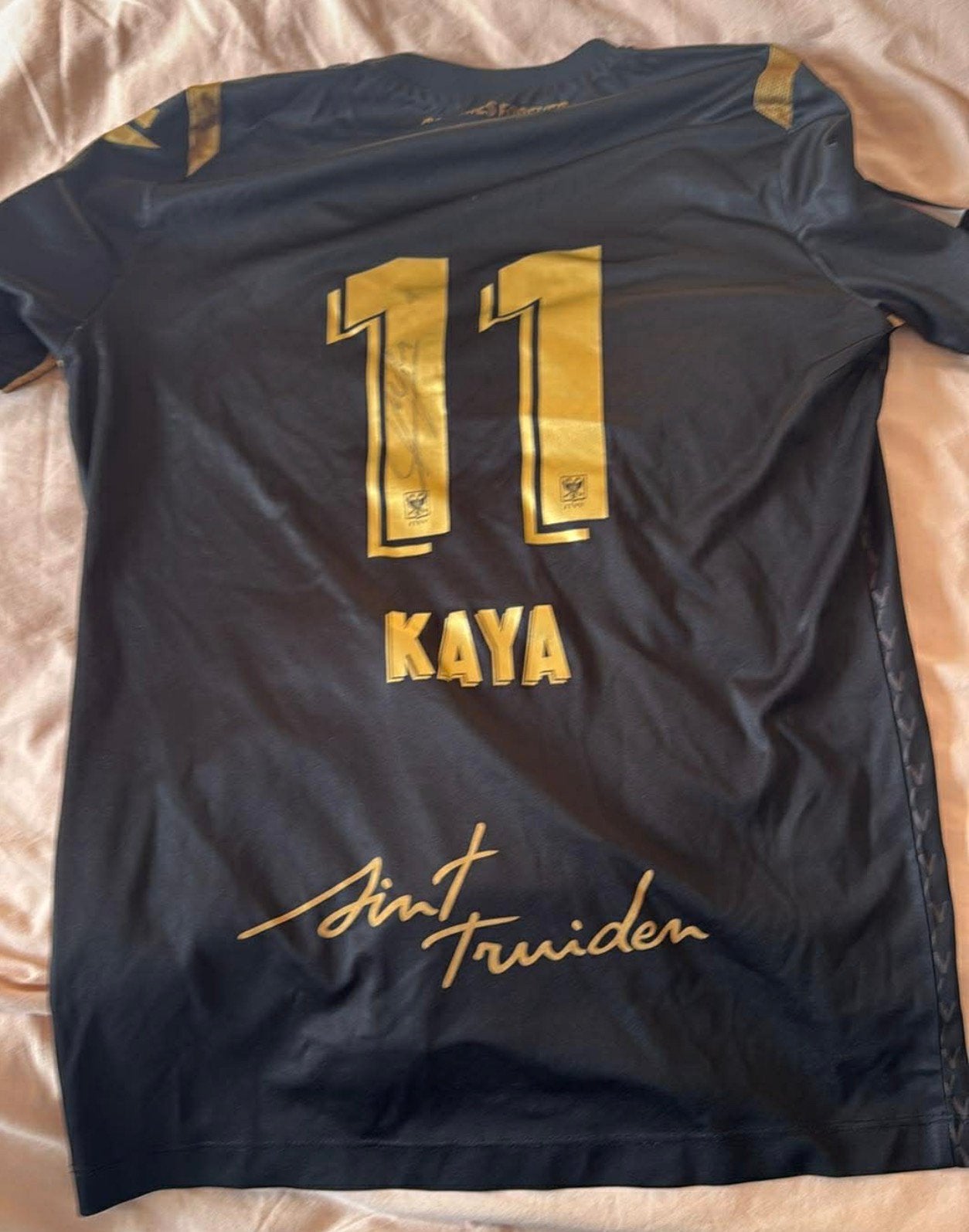 Matchworn stvv 100 jaar kaya, Ophalen, Zo goed als nieuw