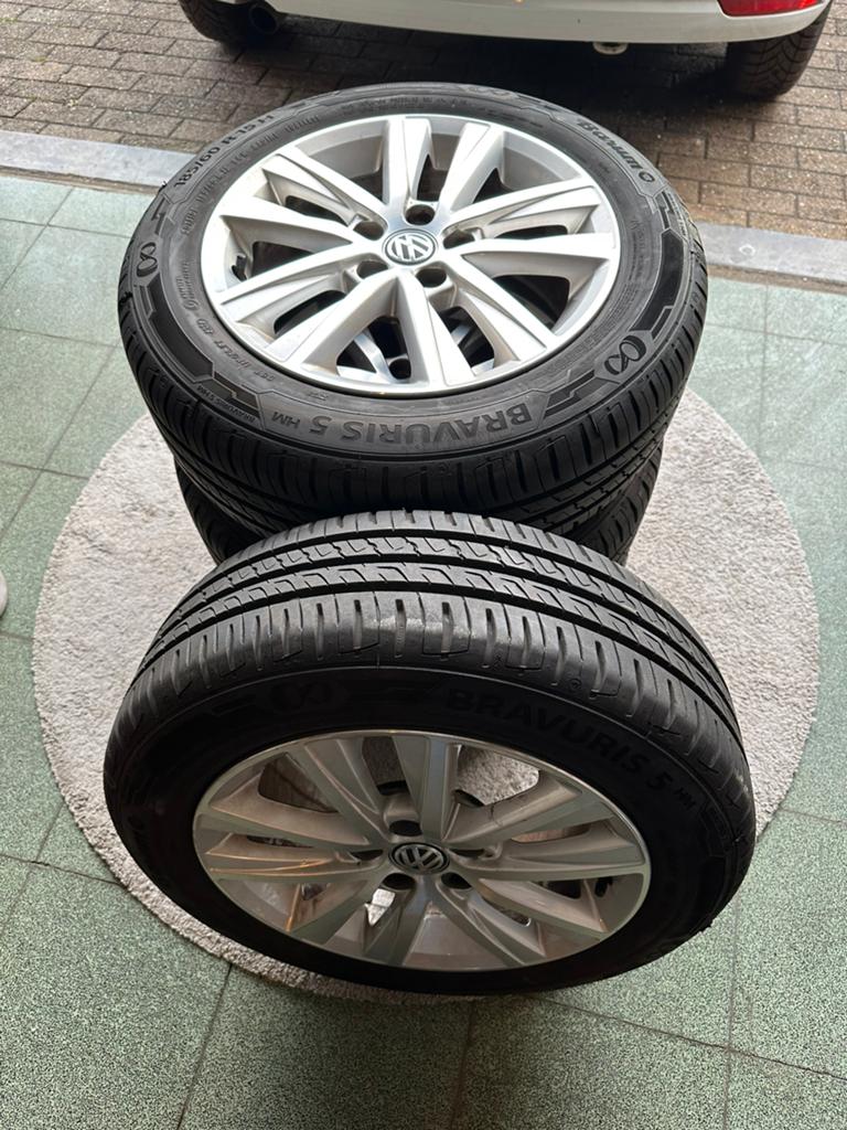 Autobanden Polo 185/60 R15, Auto-onderdelen, Banden en Velgen, Ophalen, Band(en)