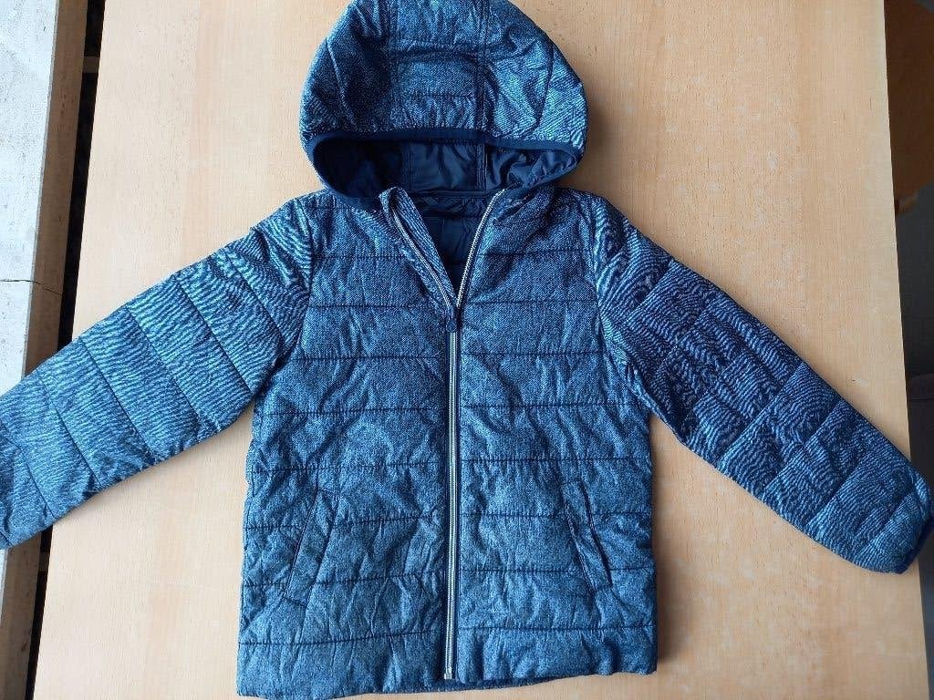 Nieuwstaat mooie luchtige  blauwe jas maat 116 meisje, Kinderen en Baby's, Ophalen of Verzenden, Zo goed als nieuw, Meisje, Jas