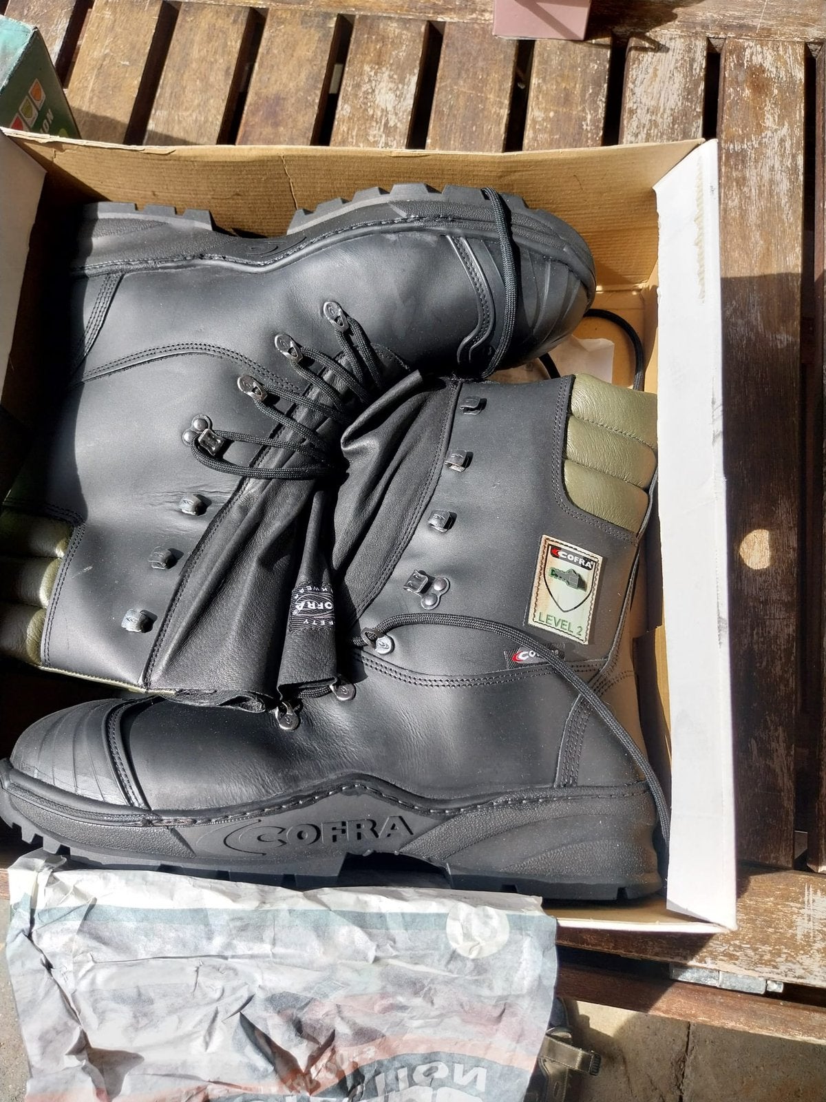Chaussure de sécurité et tronconage, Doe-het-zelf en Bouw, Veiligheidskleding, Ophalen, Nieuw