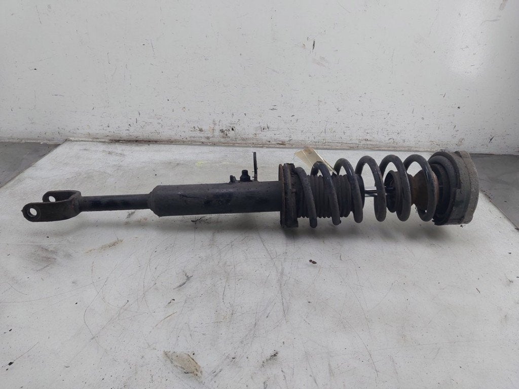AMORTISSEUR OU ABSORBEUR DE CHOC AVANT GAUCHE 5 serie (F10), Utilisé, BMW, Petuelring 130
80809  München, DE, Bayerische Motoren Werke AG