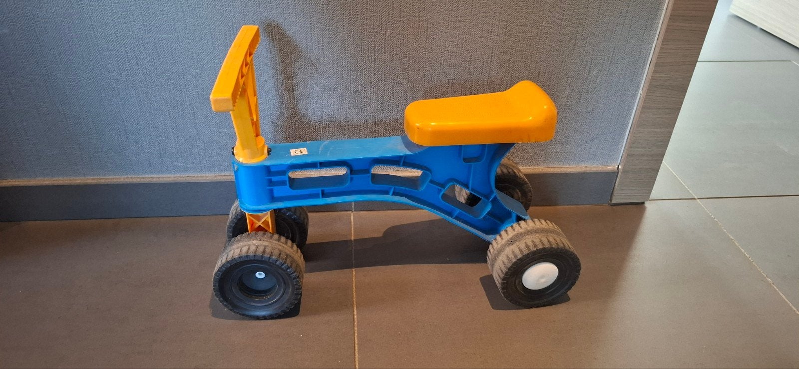 loopfiets 4 wielen, Enfants & Bébés, Jouets | Extérieur | Véhicules & Draisiennes, Enlèvement, Vélo d'équilibre