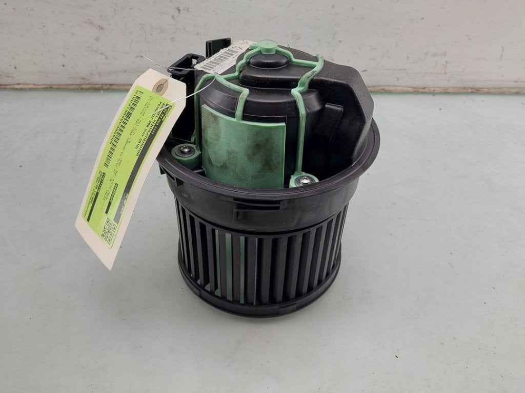 VENTILATEUR RADIATEUR MOTEUR Peugeot 308 (4A / C), Valeo, Utilisé, 100, rue de Courcelles
75017  Paris, FR, Info@valeo.fr