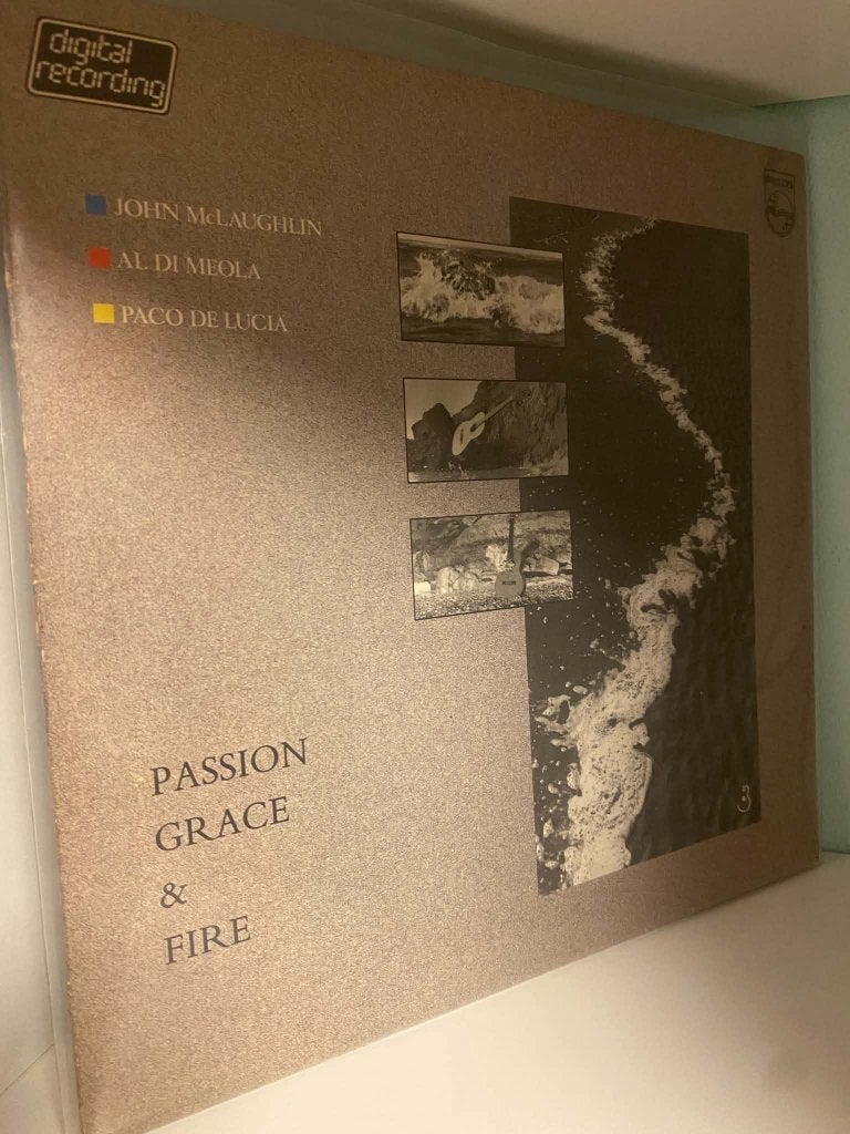 John McLaughlin – Passion, Grace & Fire 1983 (J), CD & DVD, LP, Utilisé, Avec insert, Jazz