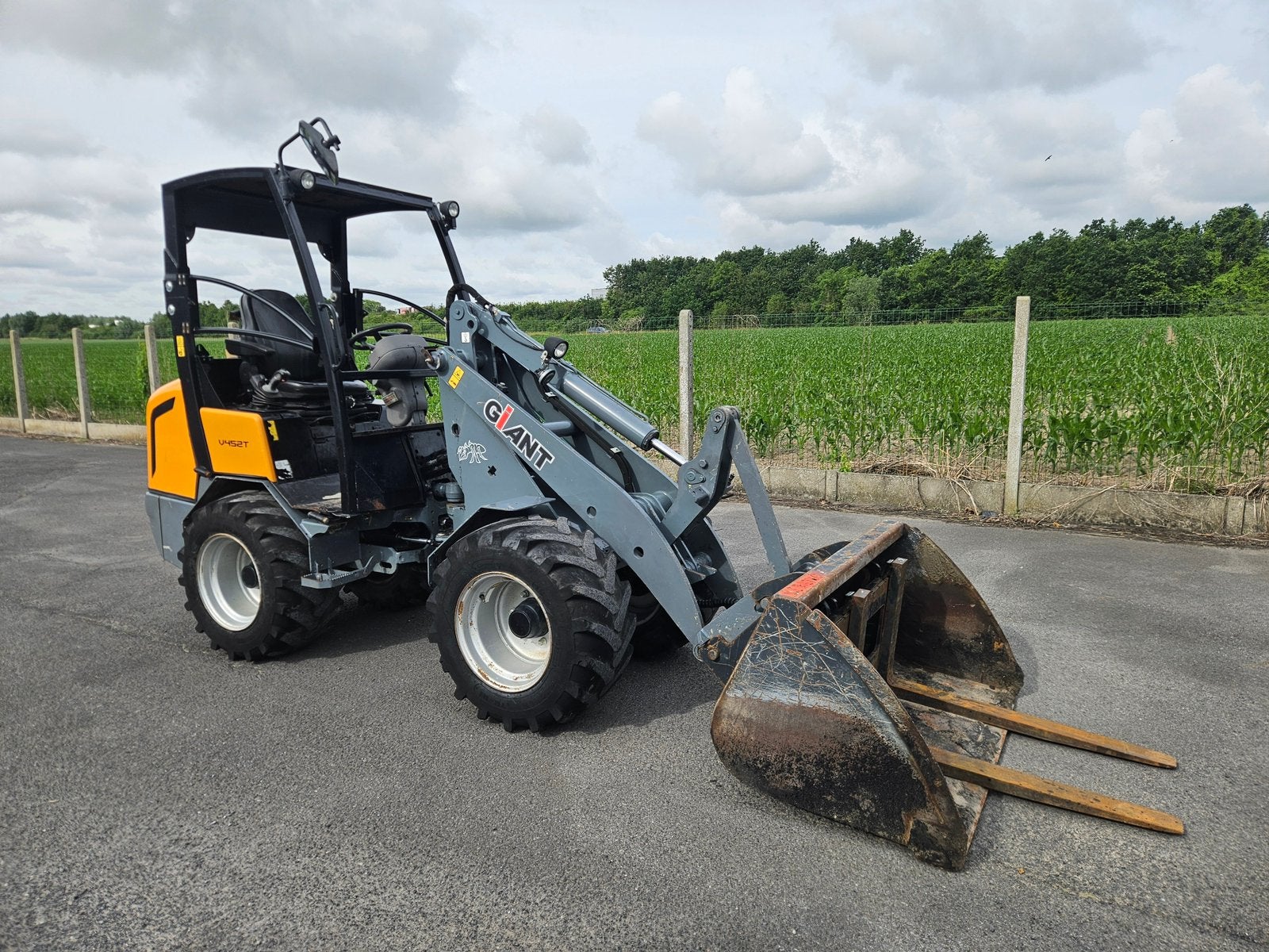 Giant V452T, Enlèvement, Chargeuse sur pneus ou Chouleur
