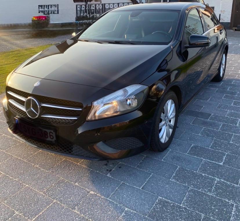Mercedes a180 zwart zuinige auto, Auto's, Euro 5, Zwart, Leder en Stof, Zwart