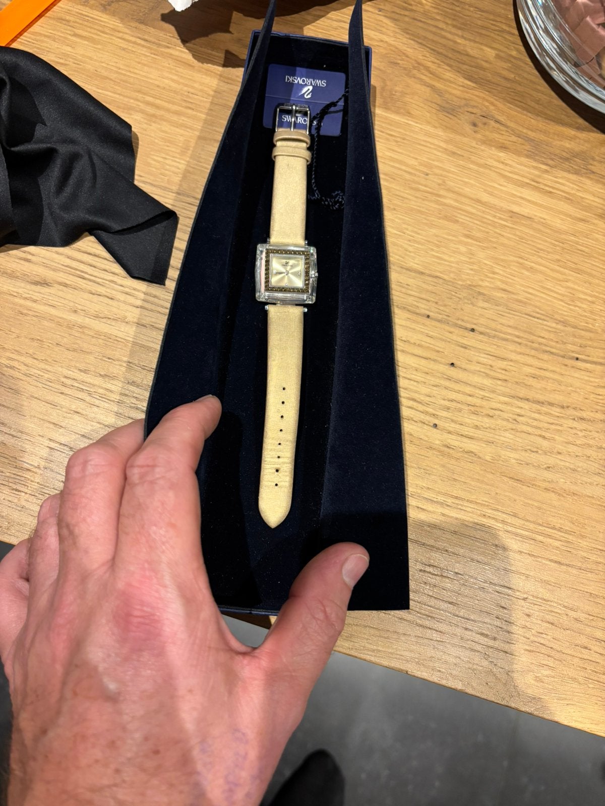 Exclusieve Swarovski Crystal Time Square Dameshorloge- werkt, Handtassen en Accessoires, Ophalen of Verzenden, Gebruikt, Goud