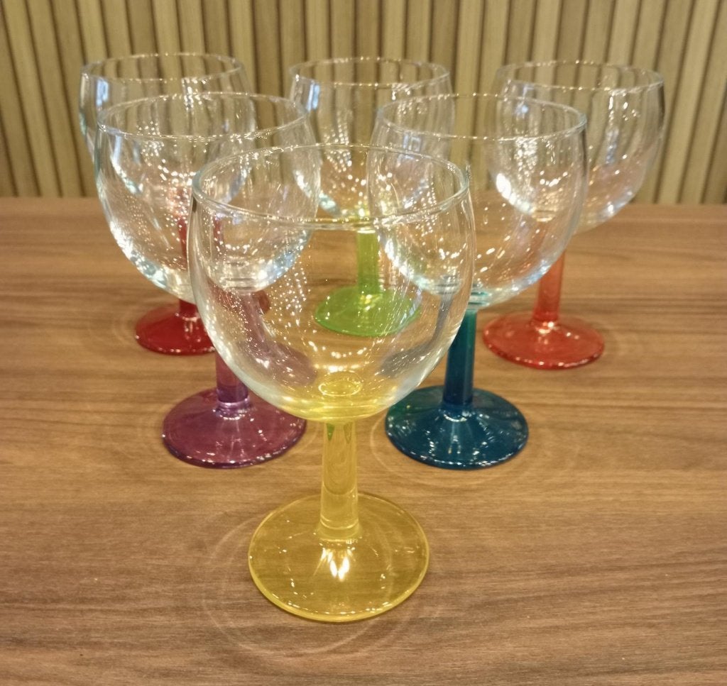 Wijnglazen (6) met kleurrijke voet., Verzamelen, Glas en Drinkglazen, Ophalen of Verzenden, Zo goed als nieuw, Overige typen