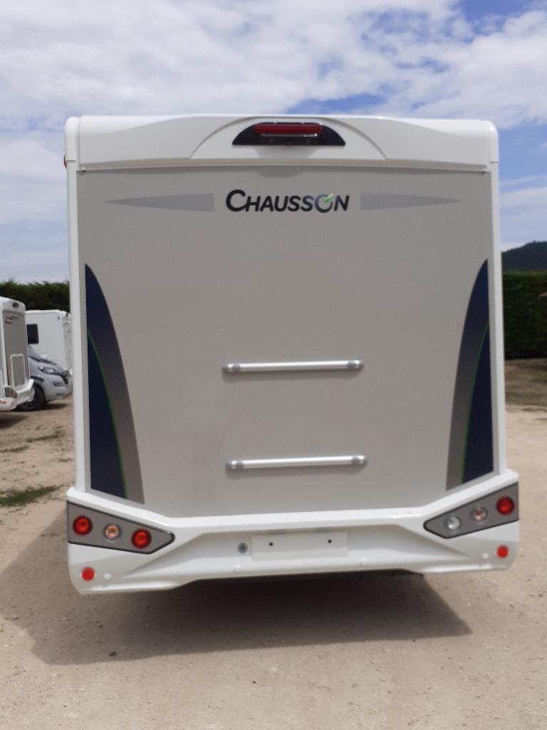 Chausson 777 GA Titanium Premium - véhicule de direction, Caravanes & Camping, Camping-cars, Jusqu'à 4, Réfrigérateur, Auvent