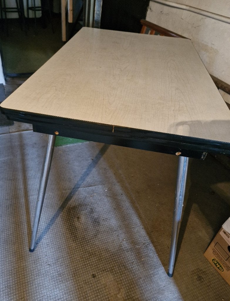 Uittrekbare keukentafel, Huis en Inrichting, Tafels | Eettafels, Ophalen, Gebruikt, 100 tot 150 cm, 50 tot 100 cm