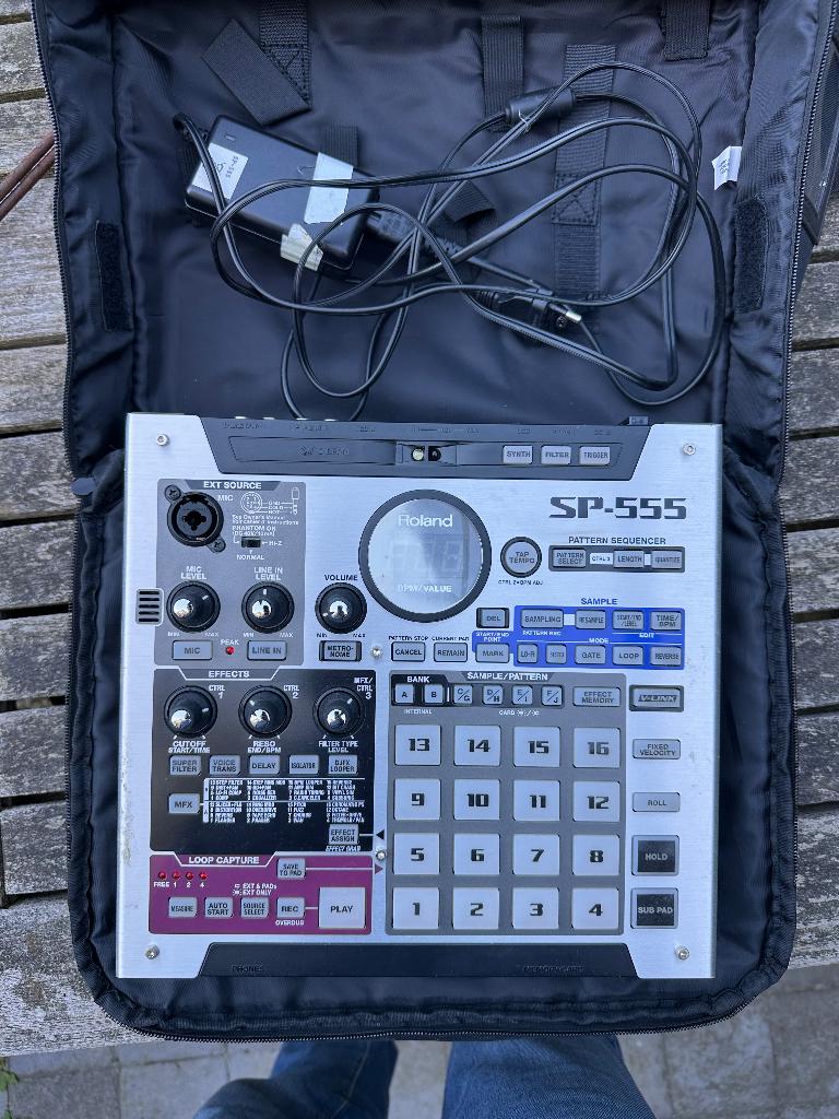 ROLAND SP-555, Musique & Instruments, Enlèvement, Utilisé, Autres nombres, Roland